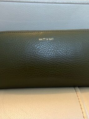 Matt & Nat Olive Green Zip Wallet with Gold Logo